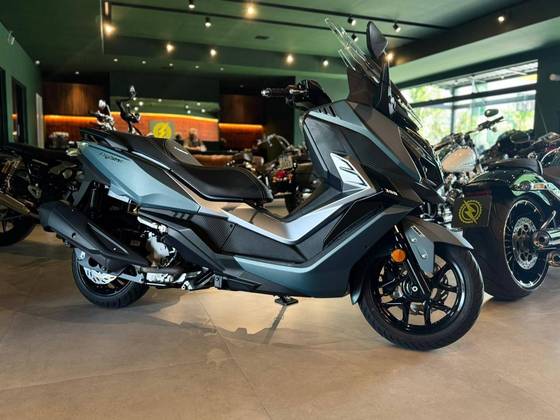 DAFRA CRUISYM 300 